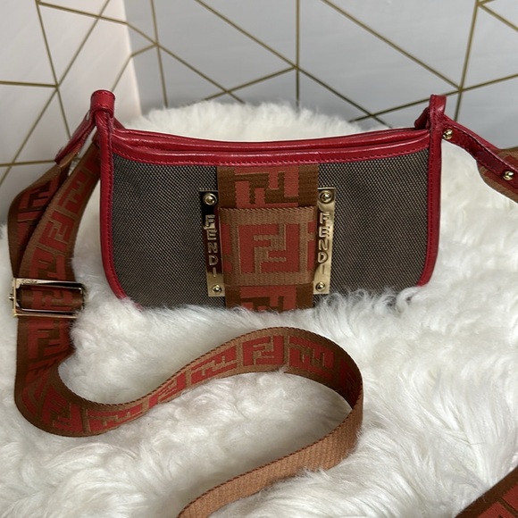 💯Authentic Fendi Crossbody Bag🍀 - Picture 6 of 16